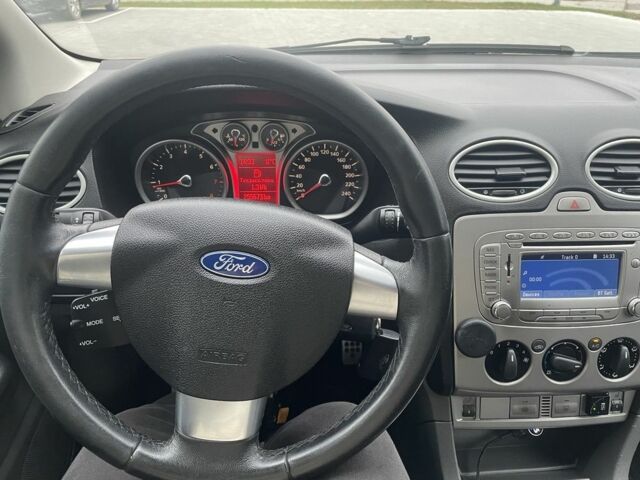 Синий Форд Фокус, объемом двигателя 1.6 л и пробегом 255 тыс. км за 6200 $, фото 8 на Automoto.ua