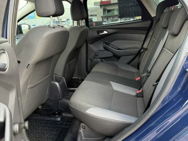 Синий Форд Фокус, объемом двигателя 1.6 л и пробегом 217 тыс. км за 5850 $, фото 4 на Automoto.ua