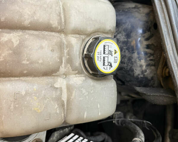 Синий Форд Фокус, объемом двигателя 1.6 л и пробегом 392 тыс. км за 5800 $, фото 14 на Automoto.ua