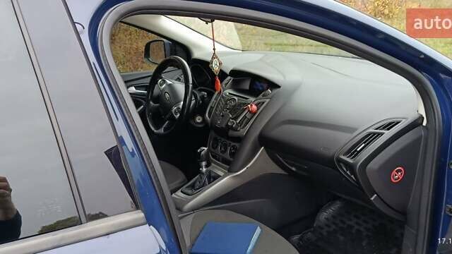 Синий Форд Фокус, объемом двигателя 1.6 л и пробегом 271 тыс. км за 6800 $, фото 4 на Automoto.ua