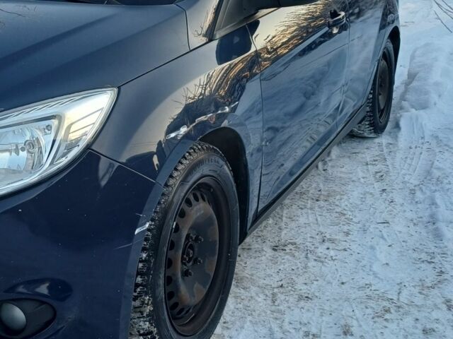 Синий Форд Фокус, объемом двигателя 1.6 л и пробегом 370 тыс. км за 4400 $, фото 2 на Automoto.ua