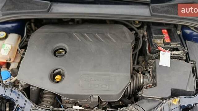 Синий Форд Фокус, объемом двигателя 1.6 л и пробегом 271 тыс. км за 6800 $, фото 8 на Automoto.ua