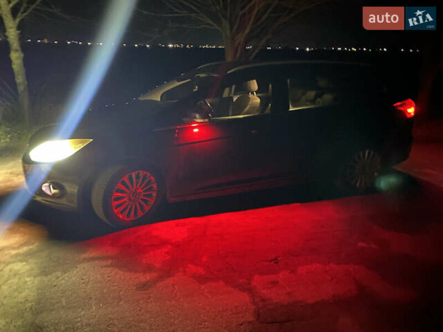 Синий Форд Фокус, объемом двигателя 1.6 л и пробегом 260 тыс. км за 7300 $, фото 14 на Automoto.ua