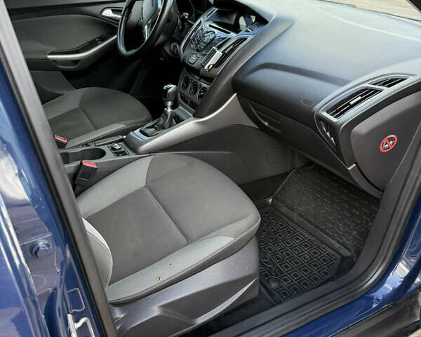 Синий Форд Фокус, объемом двигателя 1.6 л и пробегом 326 тыс. км за 6200 $, фото 13 на Automoto.ua