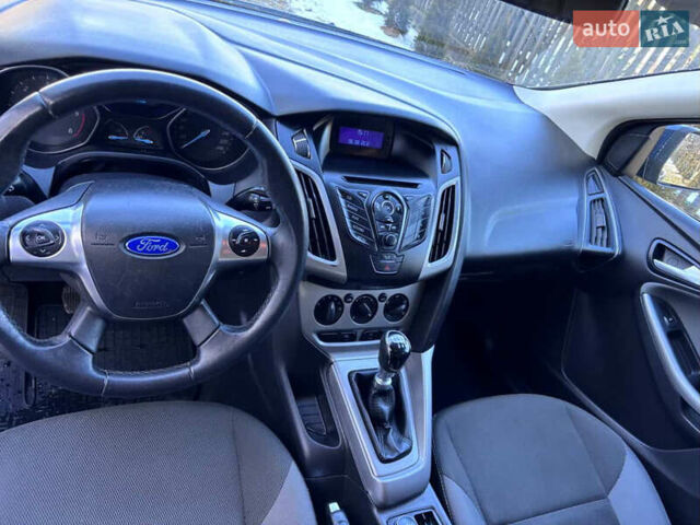 Синий Форд Фокус, объемом двигателя 1.6 л и пробегом 235 тыс. км за 6950 $, фото 8 на Automoto.ua