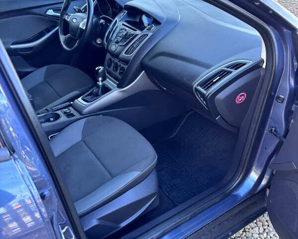 Синий Форд Фокус, объемом двигателя 1.6 л и пробегом 235 тыс. км за 6950 $, фото 13 на Automoto.ua