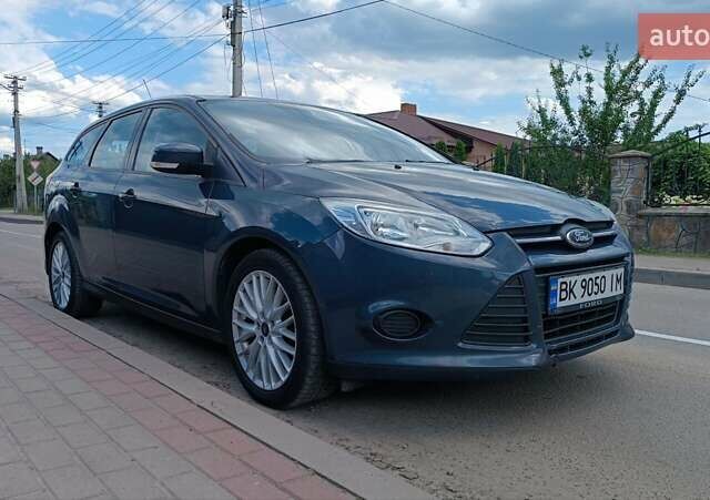 Синий Форд Фокус, объемом двигателя 1.6 л и пробегом 248 тыс. км за 5550 $, фото 11 на Automoto.ua