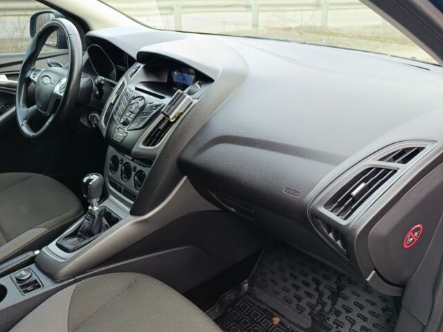 Синий Форд Фокус, объемом двигателя 1.6 л и пробегом 223 тыс. км за 6400 $, фото 7 на Automoto.ua