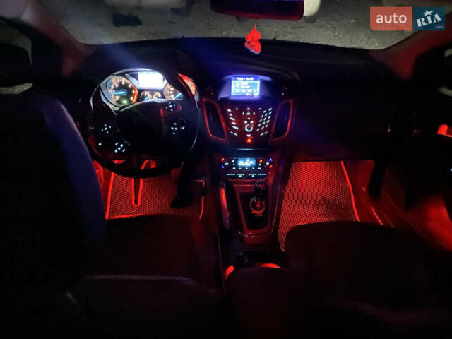 Синий Форд Фокус, объемом двигателя 1.6 л и пробегом 260 тыс. км за 7300 $, фото 16 на Automoto.ua