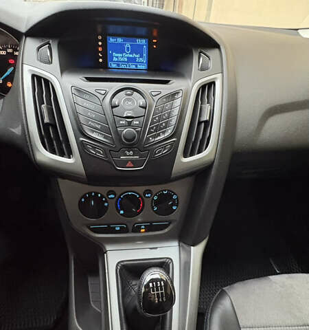 Синій Форд Фокус, об'ємом двигуна 1.6 л та пробігом 277 тис. км за 6100 $, фото 9 на Automoto.ua