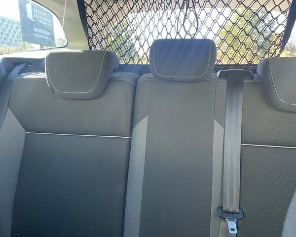 Синій Форд Фокус, об'ємом двигуна 1.56 л та пробігом 250 тис. км за 7950 $, фото 9 на Automoto.ua