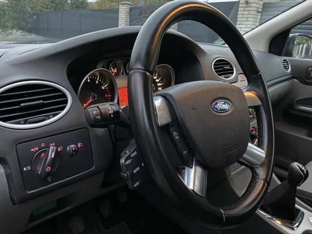 Синий Форд Фокус, объемом двигателя 1.6 л и пробегом 180 тыс. км за 6100 $, фото 8 на Automoto.ua