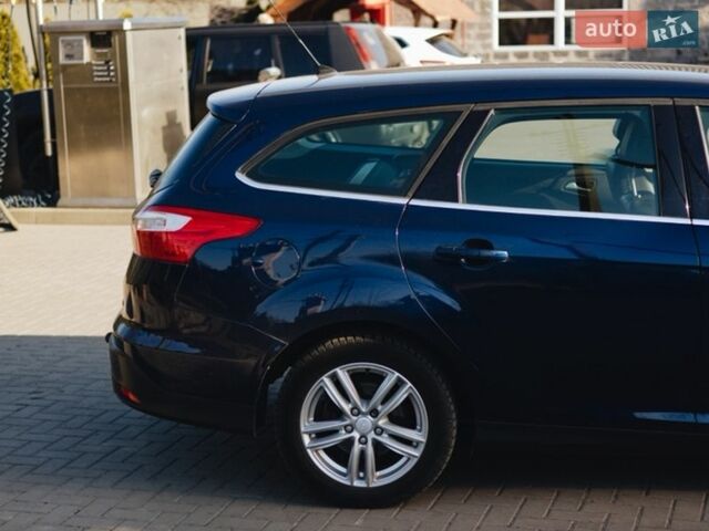Синий Форд Фокус, объемом двигателя 1.56 л и пробегом 218 тыс. км за 8500 $, фото 2 на Automoto.ua