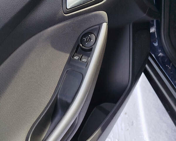 Синій Форд Фокус, об'ємом двигуна 1.56 л та пробігом 279 тис. км за 6350 $, фото 22 на Automoto.ua