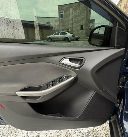 Синій Форд Фокус, об'ємом двигуна 1.6 л та пробігом 277 тис. км за 6100 $, фото 10 на Automoto.ua