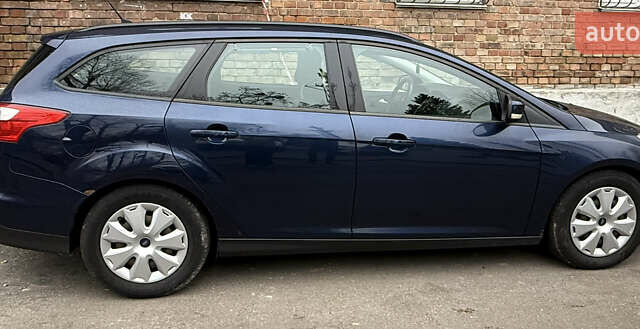 Синий Форд Фокус, объемом двигателя 1.6 л и пробегом 392 тыс. км за 5800 $, фото 2 на Automoto.ua