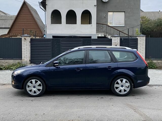 Синий Форд Фокус, объемом двигателя 1.6 л и пробегом 180 тыс. км за 6100 $, фото 1 на Automoto.ua