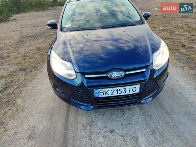 Синий Форд Фокус, объемом двигателя 1.56 л и пробегом 330 тыс. км за 7800 $, фото 1 на Automoto.ua