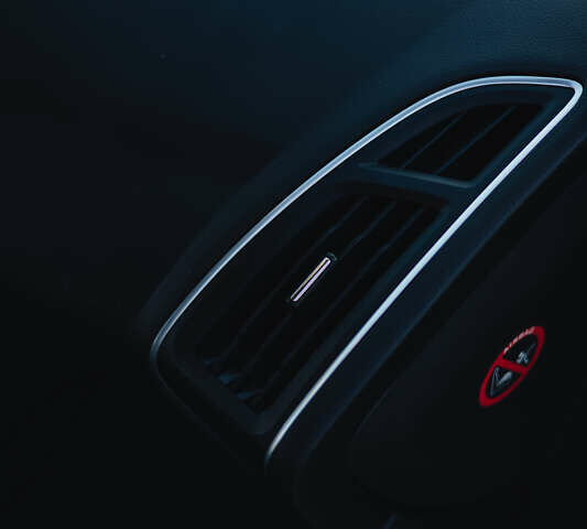 Синій Форд Фокус, об'ємом двигуна 1.56 л та пробігом 330 тис. км за 8800 $, фото 16 на Automoto.ua