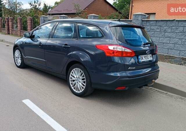 Синий Форд Фокус, объемом двигателя 1.6 л и пробегом 248 тыс. км за 5550 $, фото 4 на Automoto.ua