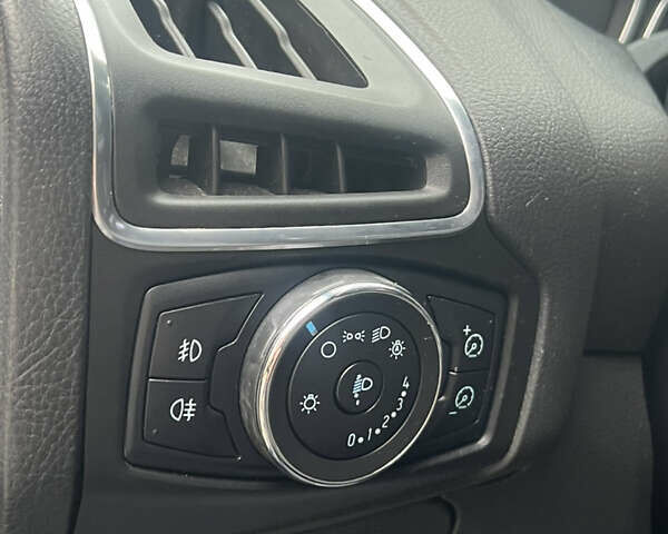 Синій Форд Фокус, об'ємом двигуна 1.56 л та пробігом 240 тис. км за 7400 $, фото 31 на Automoto.ua