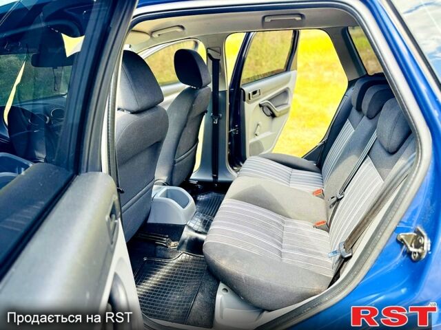 Синий Форд Фокус, объемом двигателя 1.6 л и пробегом 97 тыс. км за 6500 $, фото 10 на Automoto.ua