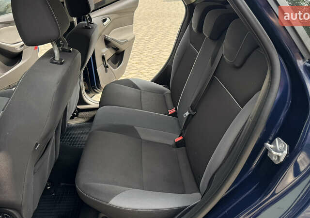 Синій Форд Фокус, об'ємом двигуна 1.6 л та пробігом 236 тис. км за 6450 $, фото 26 на Automoto.ua