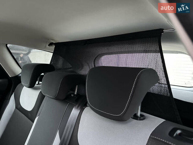 Синий Форд Фокус, объемом двигателя 1.6 л и пробегом 234 тыс. км за 7999 $, фото 59 на Automoto.ua