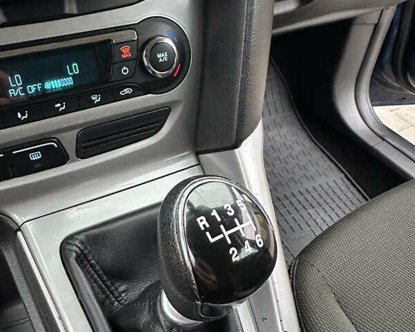 Синий Форд Фокус, объемом двигателя 1.6 л и пробегом 194 тыс. км за 7200 $, фото 27 на Automoto.ua