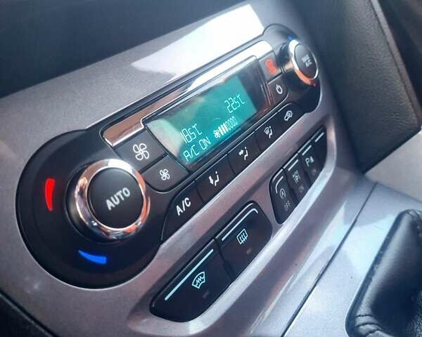 Синій Форд Фокус, об'ємом двигуна 1.6 л та пробігом 209 тис. км за 8300 $, фото 75 на Automoto.ua