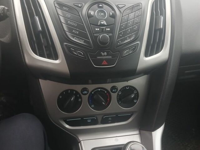 Синій Форд Фокус, об'ємом двигуна 1.6 л та пробігом 251 тис. км за 7000 $, фото 5 на Automoto.ua