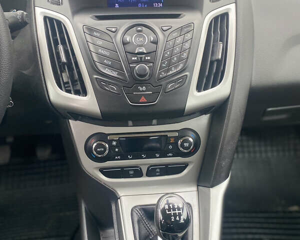 Синий Форд Фокус, объемом двигателя 1.6 л и пробегом 245 тыс. км за 7200 $, фото 30 на Automoto.ua