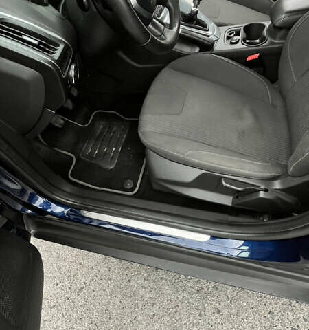 Синий Форд Фокус, объемом двигателя 1.6 л и пробегом 249 тыс. км за 8800 $, фото 8 на Automoto.ua