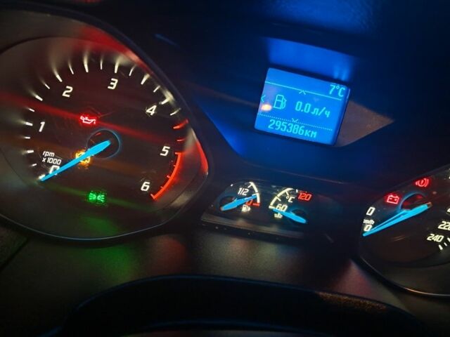 Синий Форд Фокус, объемом двигателя 1.6 л и пробегом 295 тыс. км за 7000 $, фото 3 на Automoto.ua