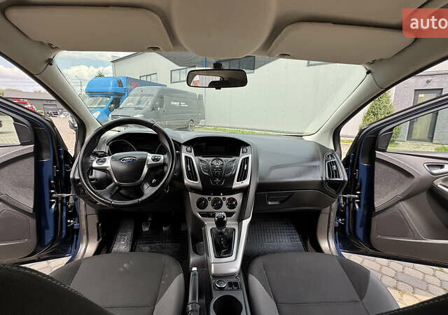 Синій Форд Фокус, об'ємом двигуна 1.6 л та пробігом 236 тис. км за 6450 $, фото 51 на Automoto.ua