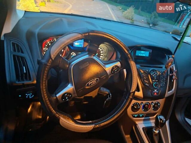 Синій Форд Фокус, об'ємом двигуна 1.6 л та пробігом 295 тис. км за 7800 $, фото 24 на Automoto.ua
