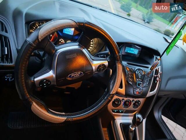 Синій Форд Фокус, об'ємом двигуна 1.6 л та пробігом 295 тис. км за 7800 $, фото 9 на Automoto.ua