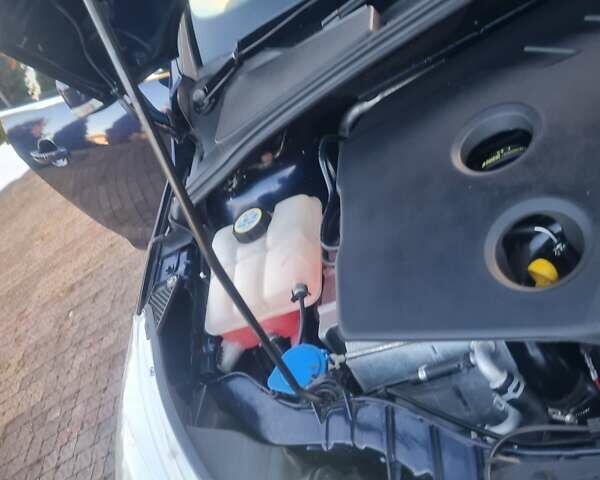 Синій Форд Фокус, об'ємом двигуна 1.6 л та пробігом 209 тис. км за 8300 $, фото 118 на Automoto.ua