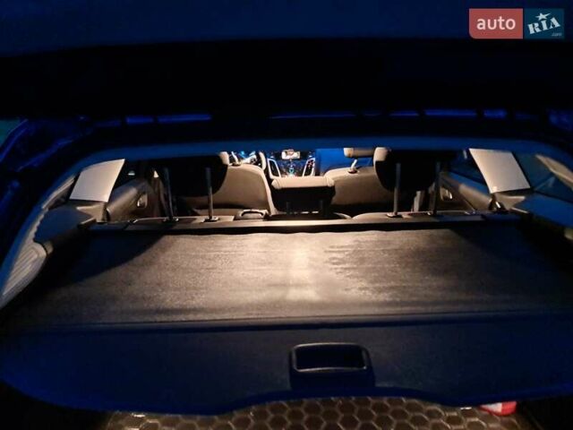 Синій Форд Фокус, об'ємом двигуна 1.6 л та пробігом 295 тис. км за 7800 $, фото 27 на Automoto.ua