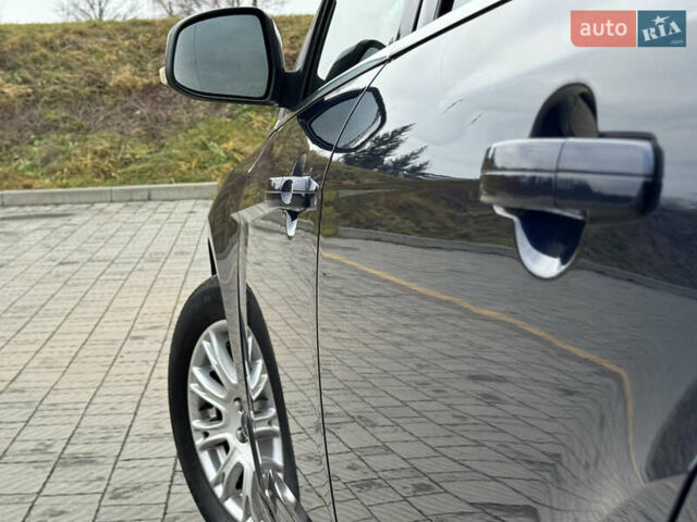 Синий Форд Фокус, объемом двигателя 1.6 л и пробегом 195 тыс. км за 7699 $, фото 22 на Automoto.ua