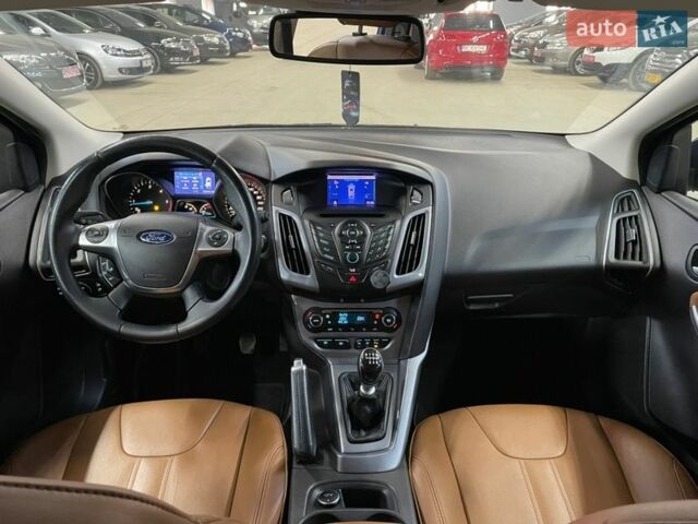 Синій Форд Фокус, об'ємом двигуна 1.6 л та пробігом 229 тис. км за 8900 $, фото 17 на Automoto.ua