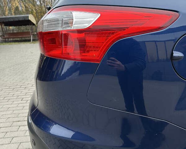 Синий Форд Фокус, объемом двигателя 1.6 л и пробегом 194 тыс. км за 7200 $, фото 11 на Automoto.ua