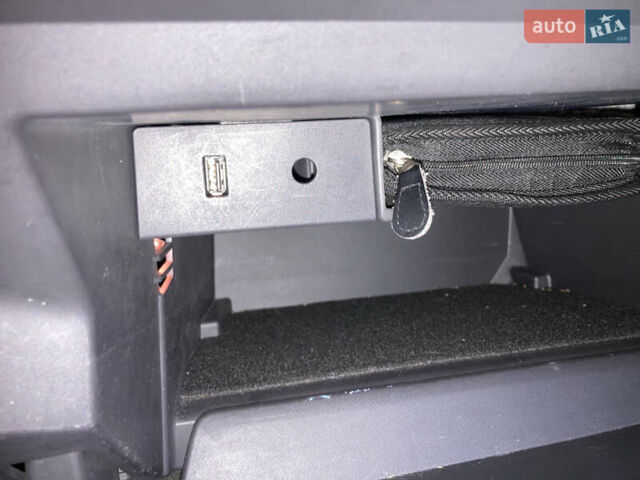 Синій Форд Фокус, об'ємом двигуна 1.6 л та пробігом 237 тис. км за 6950 $, фото 15 на Automoto.ua