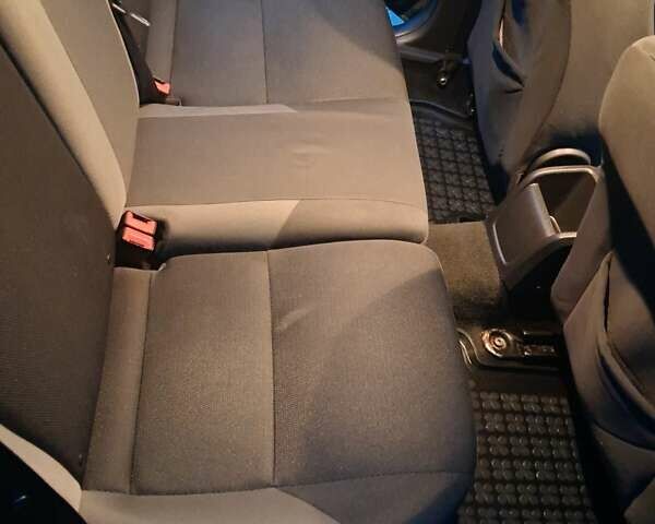 Синій Форд Фокус, об'ємом двигуна 1.6 л та пробігом 295 тис. км за 7800 $, фото 29 на Automoto.ua