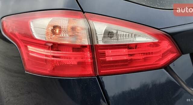 Синий Форд Фокус, объемом двигателя 1.6 л и пробегом 252 тыс. км за 8800 $, фото 7 на Automoto.ua