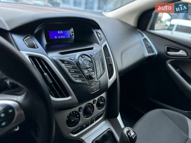 Синий Форд Фокус, объемом двигателя 1.6 л и пробегом 235 тыс. км за 7200 $, фото 34 на Automoto.ua