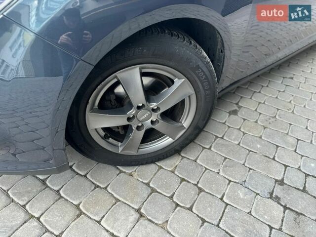 Синий Форд Фокус, объемом двигателя 1.6 л и пробегом 235 тыс. км за 7200 $, фото 23 на Automoto.ua