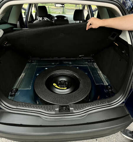 Синий Форд Фокус, объемом двигателя 1.6 л и пробегом 249 тыс. км за 8800 $, фото 13 на Automoto.ua