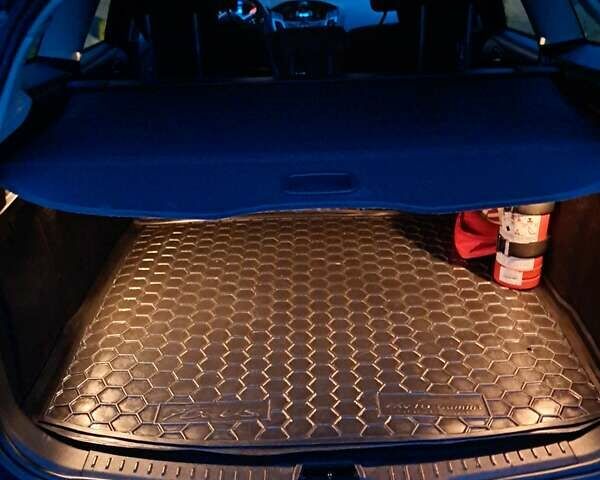 Синій Форд Фокус, об'ємом двигуна 1.6 л та пробігом 295 тис. км за 7800 $, фото 31 на Automoto.ua