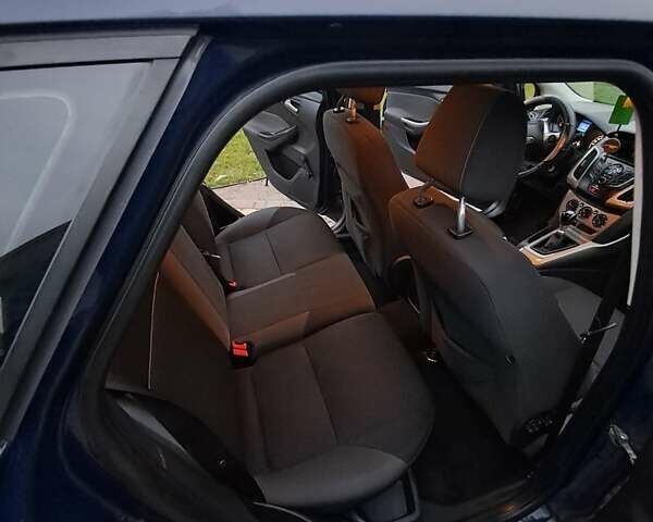Синій Форд Фокус, об'ємом двигуна 1.6 л та пробігом 295 тис. км за 7800 $, фото 16 на Automoto.ua